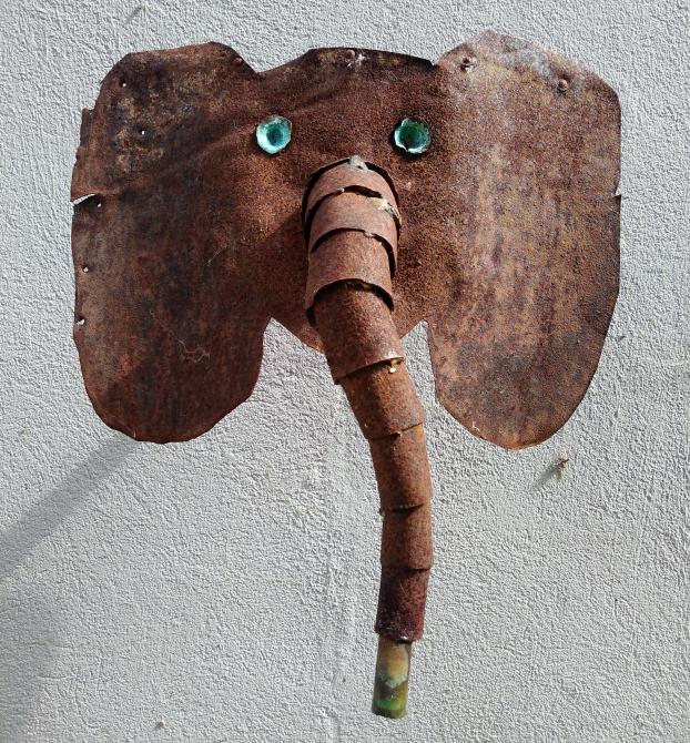 Lire la suite à propos de l’article Éléphantastique de jardin